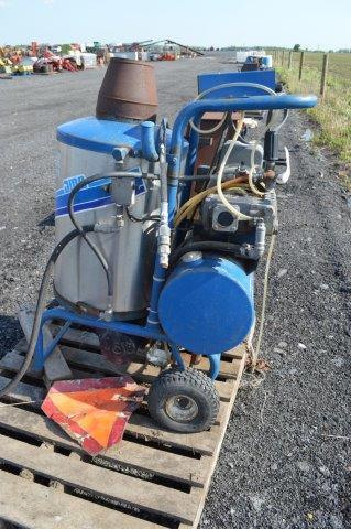 AMC hot pressure washer w/ 5 HP motor