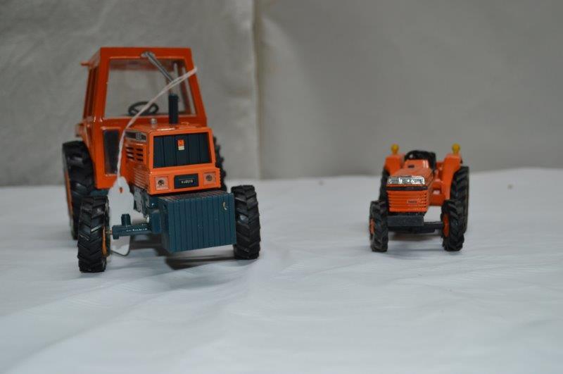 2-Kubota Tractors (1/25 scale + 1/20 scale)