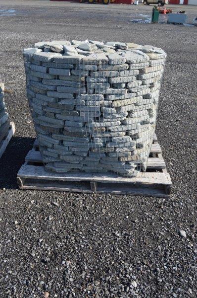 Blue Mountain Lanscape pallet of smaller pavers