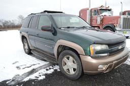 '02 Chevrolet Trailblazer LTZ, gas, 200,000 miles, leather seats, sun roof, automatic, (V.I.N.) 1GND