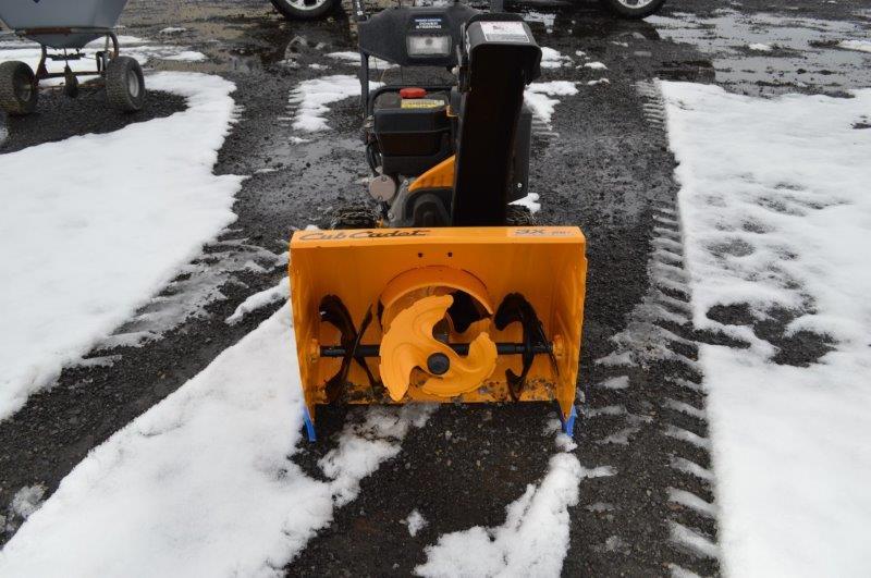 '17 Cub Cadet 3X 26" Snowblower, w/power steering