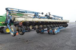 Kinze 3600 16 row corn planter w/ 30" rows, dry fertilizer & insecticide, 4