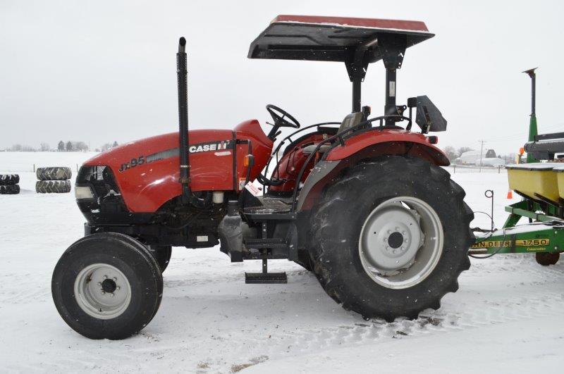 CIH JX95 tractor w/ 3,019 hrs, standard trans, 2wd, 2 remotes, 540 PTO, Goo