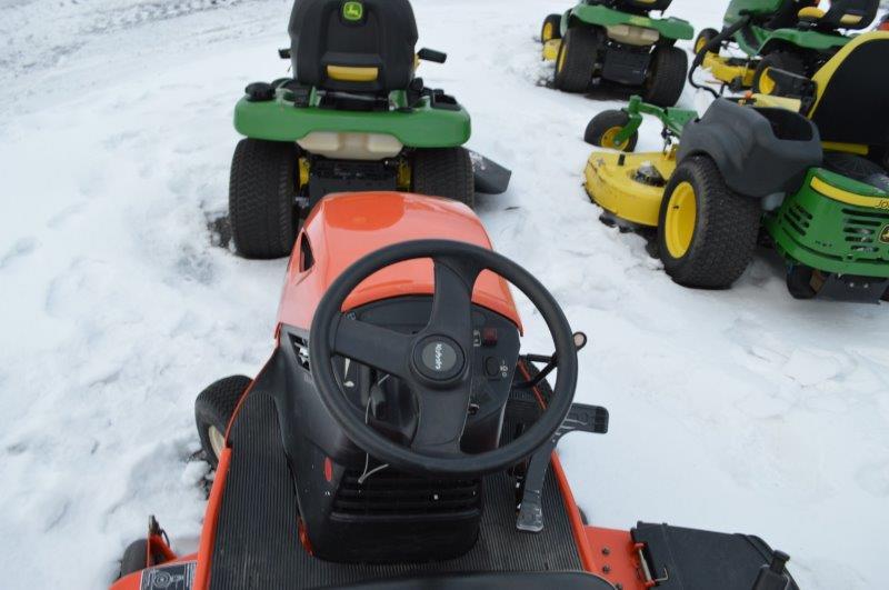 Kubota T1670 w/ 42" deck, hydro