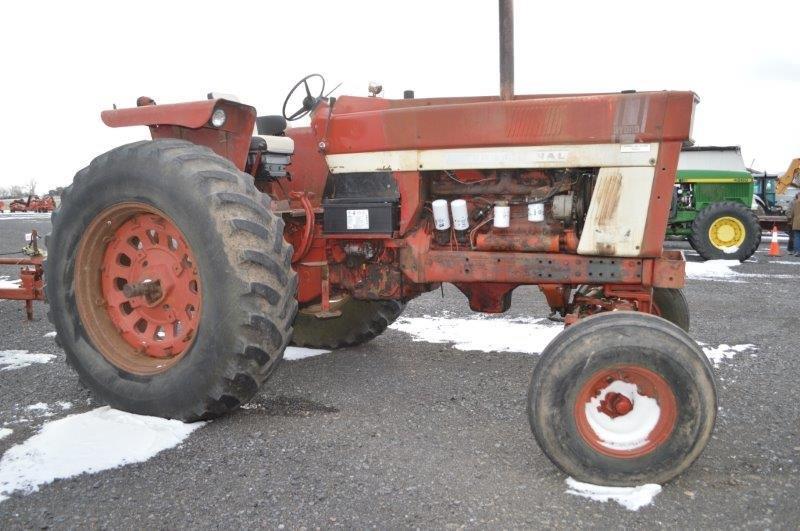 IH Hydro 100 tractor w/ 7,190 hrs, 2wd, 540/1,000 PTO, open station, 2.8-38