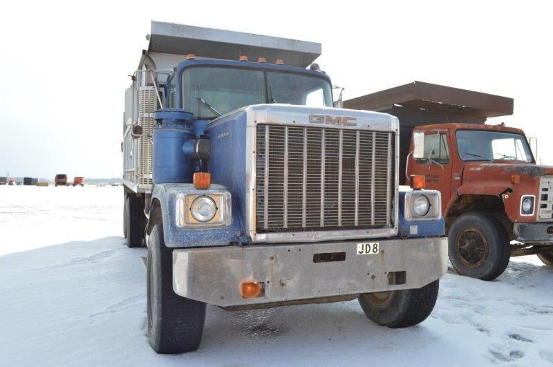 '86 GMC General dump truck w/ 19' steel dump, Detroit motor, 8LL trans, Hen