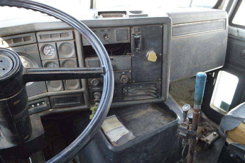 '86 GMC General dump truck w/ 19' steel dump, Detroit motor, 8LL trans, Hen