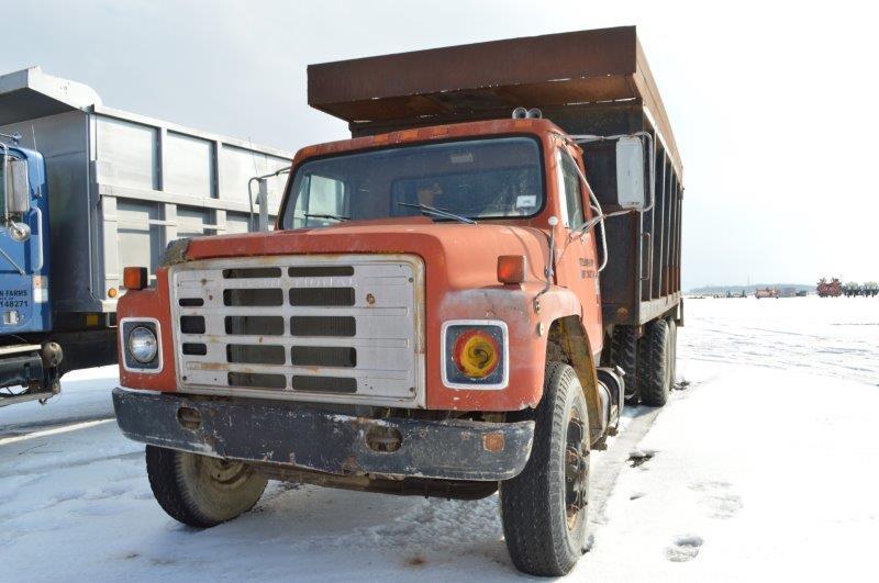 '80 Int Loadstar 1800 10 wheeler truck, w/ 16' steel grain dump, gas, 9 00-