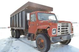 '80 Int Loadstar 1800 10 wheeler truck, w/ 16' steel grain dump, gas, 9 00-
