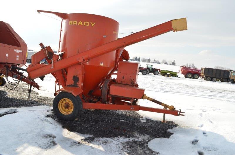 Brady 750 grinder mixer w/ hyd. controls