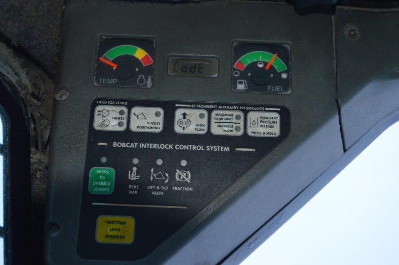 '07 Bobcat S300 w/ 6,130 hrs, hyd. quick attach, Bob-Tach HI- Flow, cab: Ac