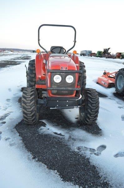 '12 MF 1533 compact w/ 569 hrs, 8 sp. w/ LHR, 540 PTO, 14.9-24 rear rubber