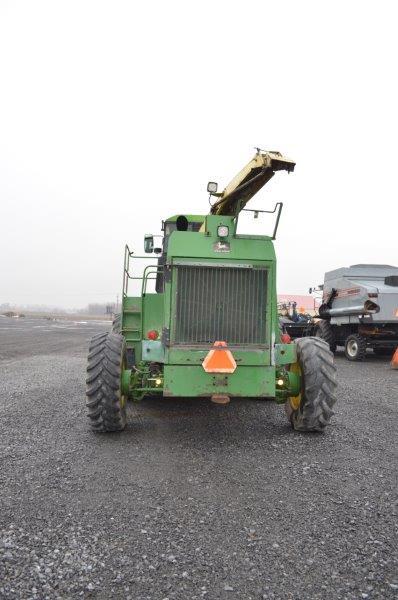 JD 6810 chopper w/ 4wd, 7,108/4,340 hrs, hydro, 20.8-38 tires, rear hyd.