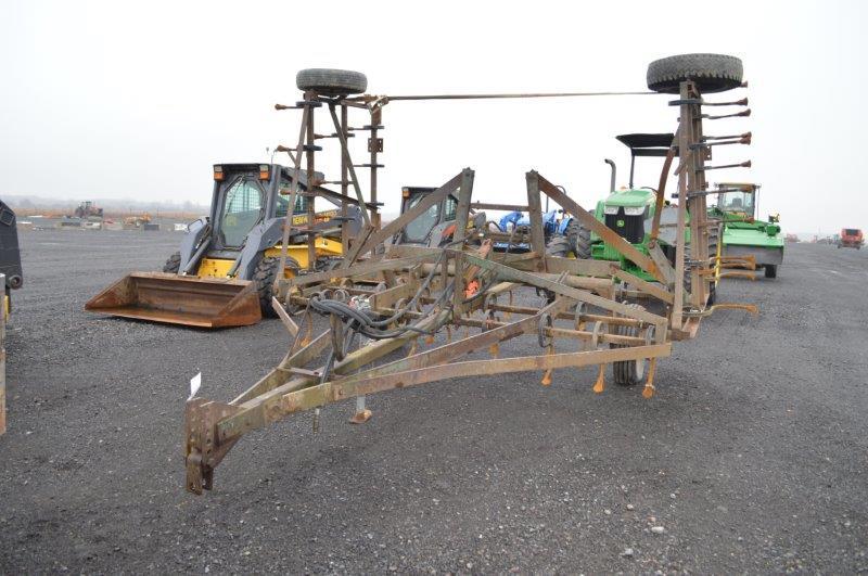 Brillion 20' Field culivater w/ packer hitch and Hyd