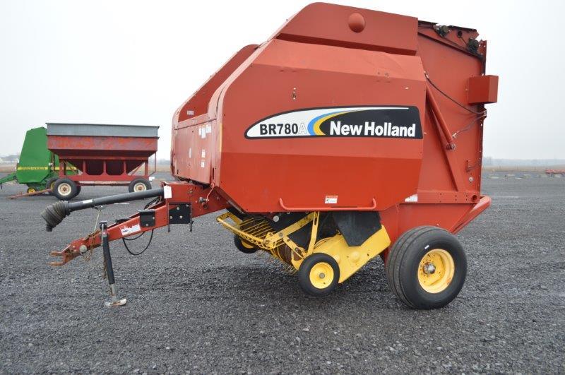 NH BR780A round baler w/ string tie, 1,000 PTO, moniter and manuel in offic