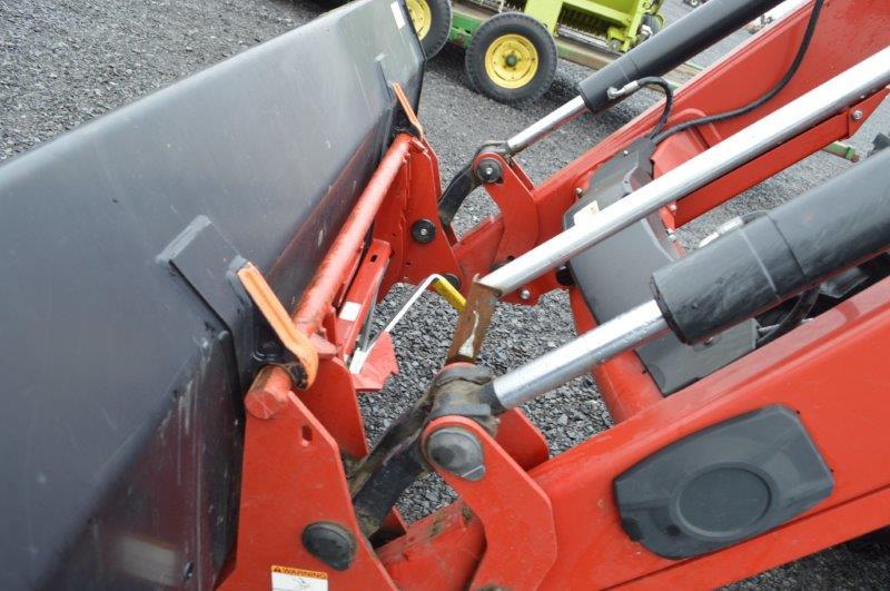 '08 CIH 140 Maxxum tractor w/ L755 quick attach loader, 2,499 hrs, 16 power
