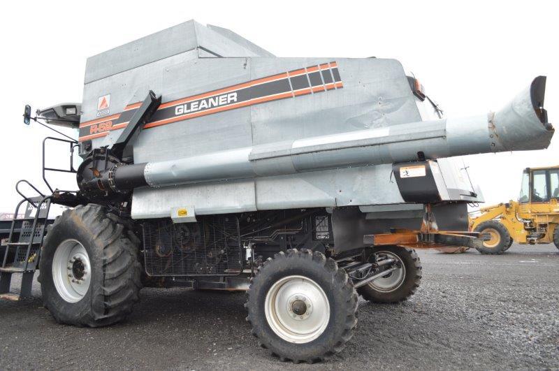 Gleaner R-62 Rotor combine w/ 5,951/4,304 hrs, hydro, 2wd, 24.5R32 rubber