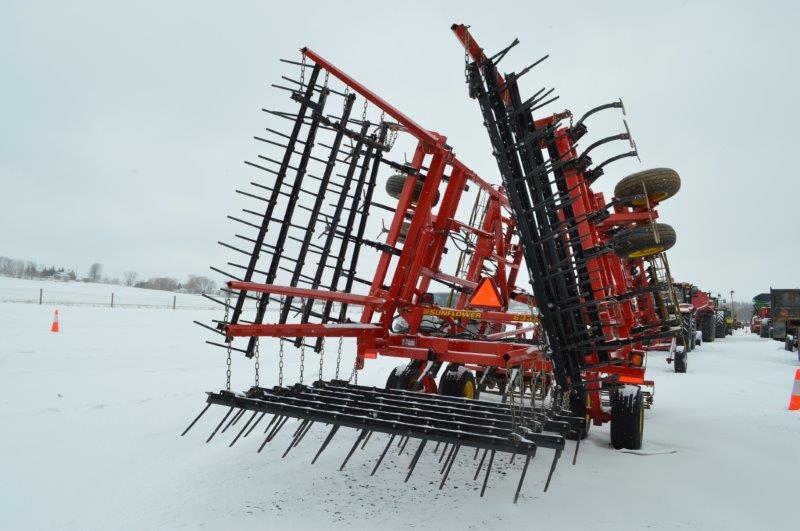 '14 Sunflower 6333 25' field finisher w/ tine leveler and rolling baskets (