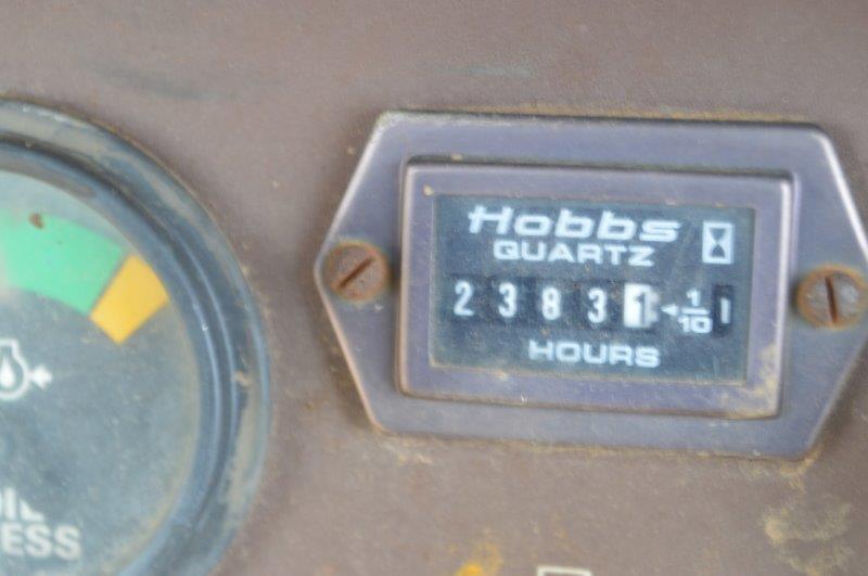 '93 Case 850E dozer, w/ 2,381 hrs, powershift, 6 way blade, 60' track, Cumm