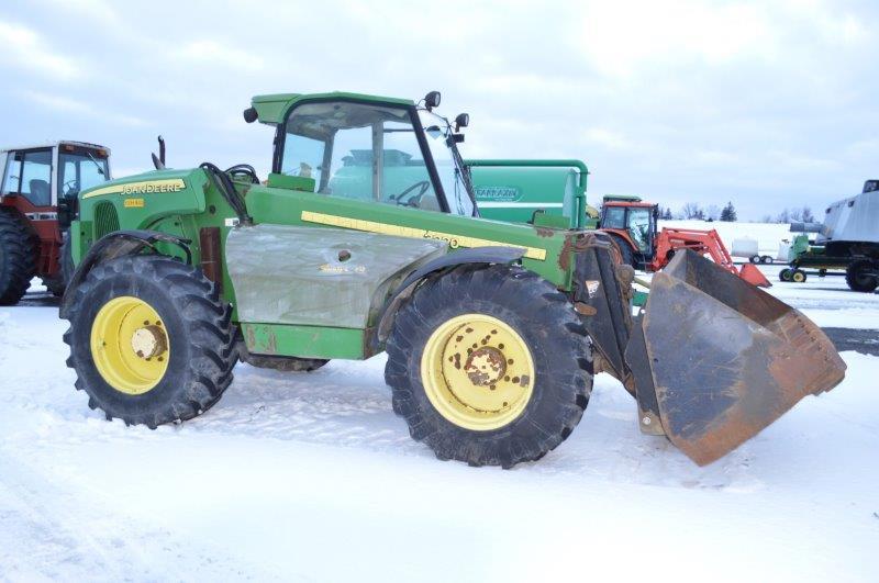 JD 3220 32' telehander w/ 8' material butcket, 8,609 hrs, 4sp w/ LHR, 4wd,
