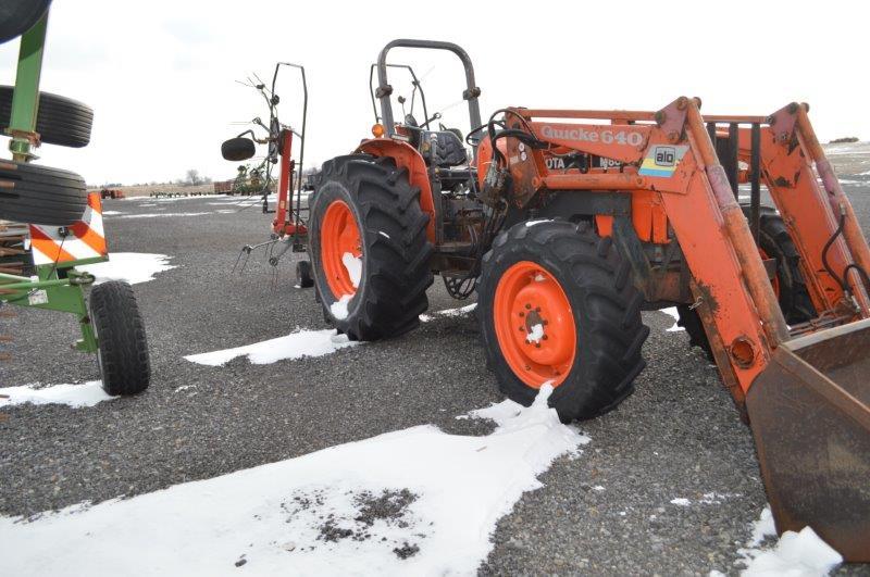 Kubota M8030 w/ Quicke 640 self leveling loader, quick attach, joystick con