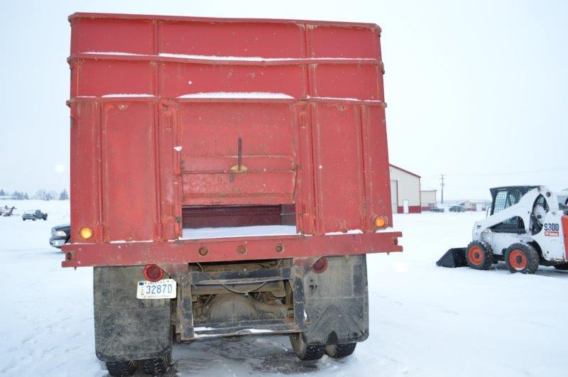 '64 IH 1800 Tandem truck w/ 16' bed & hoist, V8, gas, twin screw, VIN# 6180