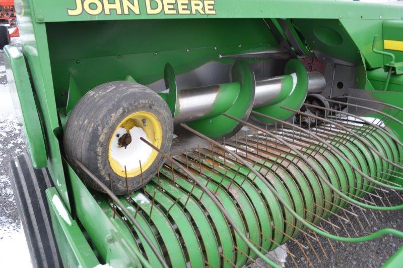 '09 JD 348 baler w/ quarter turn chute, poly lining, wire tie, hyd. tension