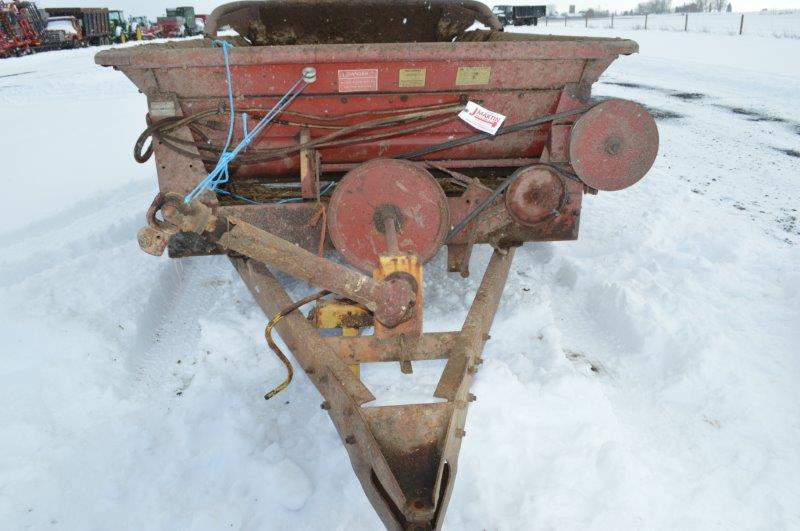 NH 512 manure spreader