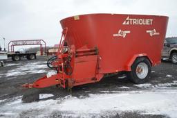 Triolet Solomix 2-1600L vertical mixer w/ side discharge, 385/65R22.5 tires