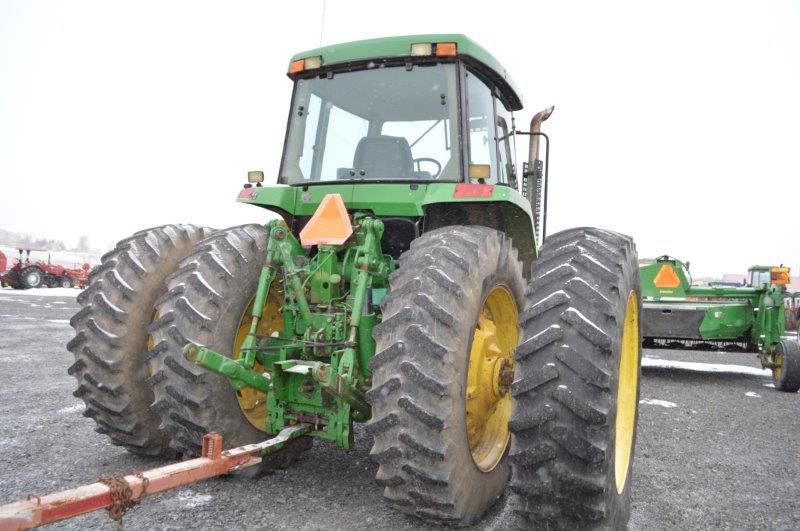 '00 JD 7610 W/ 6,800 hrs, 19 speed power, 2wd, 3 remotes, 540/ 1000 PTO, 18