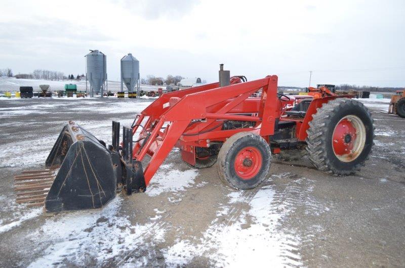 CIH 585 w/ loader 7'' material bucket, Pallet forks, Manure fork bucket, di