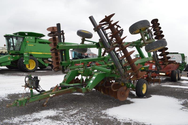 JD 637 23' 7''  rock flex disc w/ packer hitch & hyd