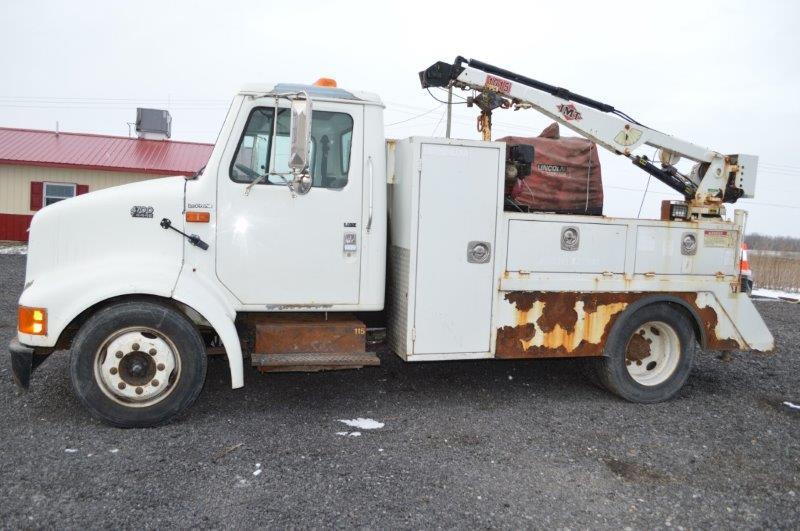 '00 International 4700 service truck w/ 9,409 miles, 2wd, Powerstroke 7.3 l