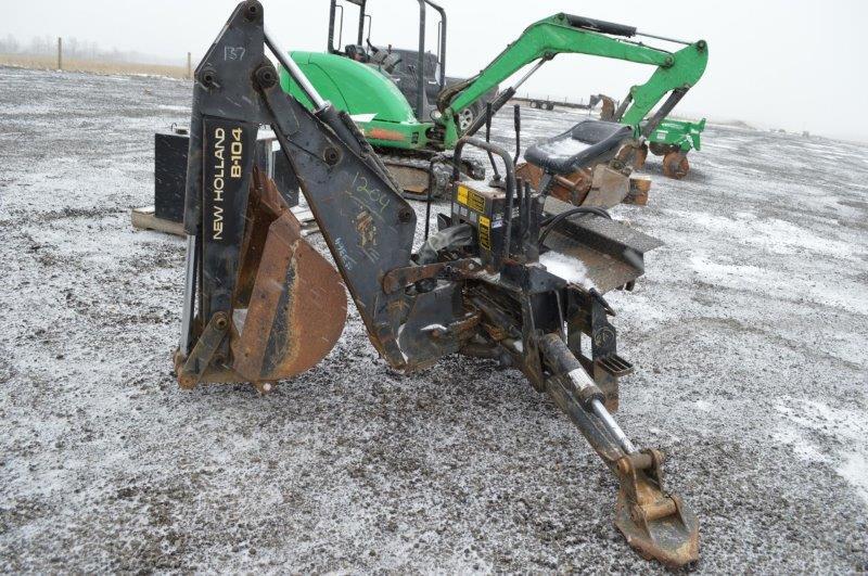 NH B104 backhoe attachment skidloader w/ 2' bucket & 18" bucket