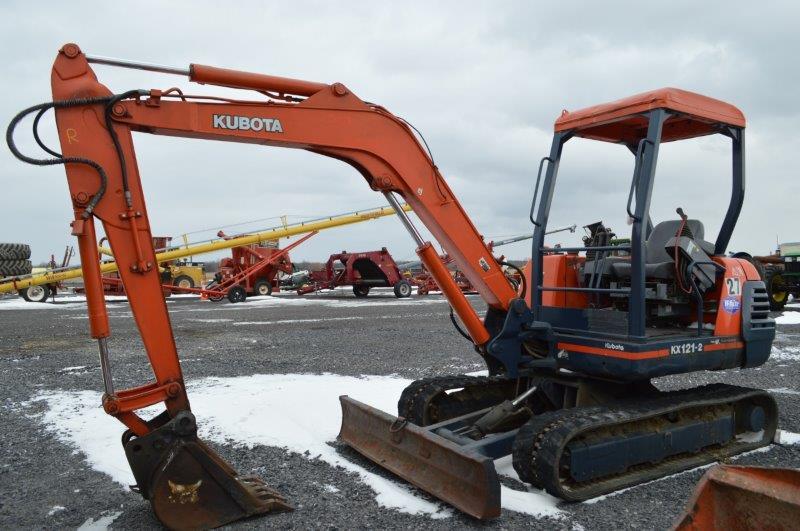 Kubota KX121-2 mini exc. w/ 2,535 hrs, 2 speed, 21'' digging bucket, leveli