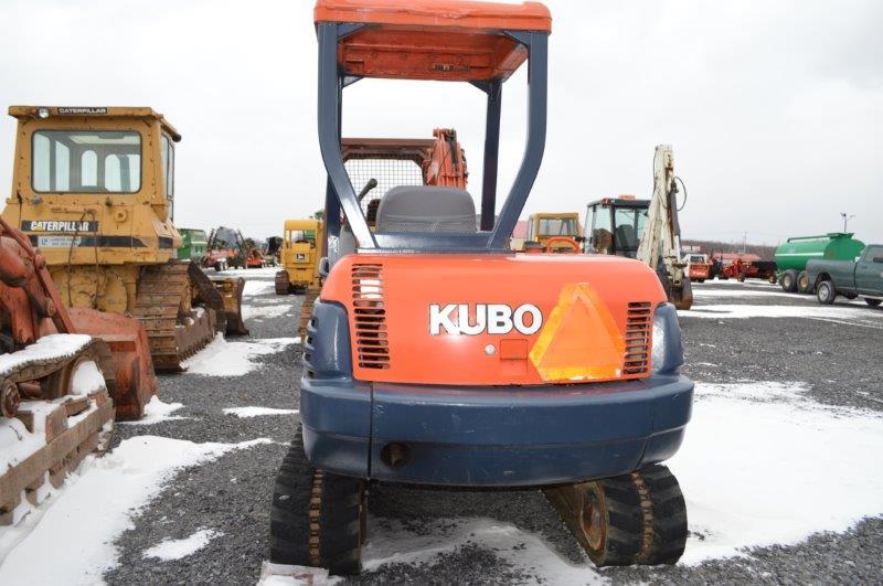 Kubota KX121-2 mini exc. w/ 2,535 hrs, 2 speed, 21'' digging bucket, leveli
