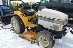 Cub Cadet 7195 w/ 908 hrs, 4wd, hydro, 60" deck,pto, 1 remote