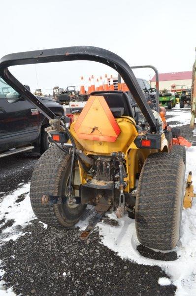 Cub Cadet 7195 w/ 908 hrs, 4wd, hydro, 60" deck,pto, 1 remote