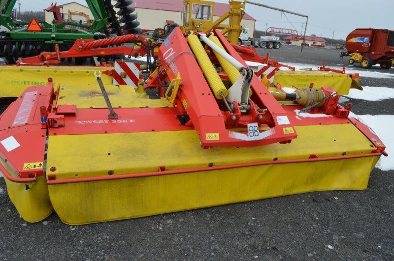 '13 Pottinger Nova Cat 30' discbine, 306F Front, 8600 rear, (nice,Like new)