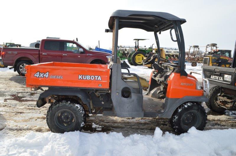 Kubota UTV 900, 2,900 hrs, 4wd, hyd dump, diesel