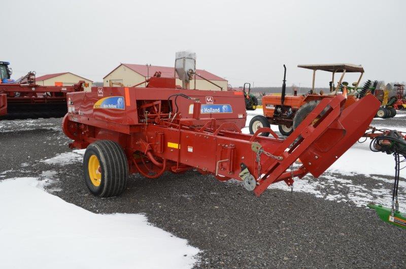 NH BC5070 w/ quarter turn chute, poly protection, wire tire, hyd tension, m