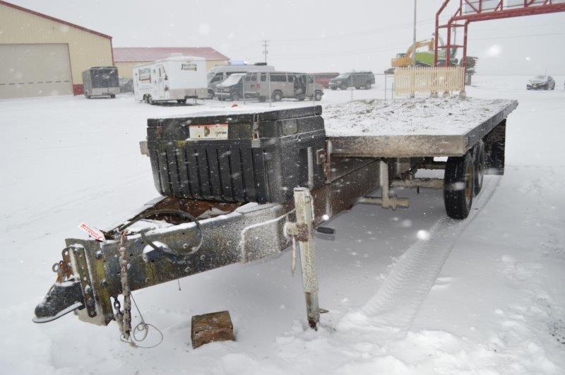 '81 Custom, 16', wooden dump trailer IH gear w/ Tuff-bin tollbox, VIN# A320