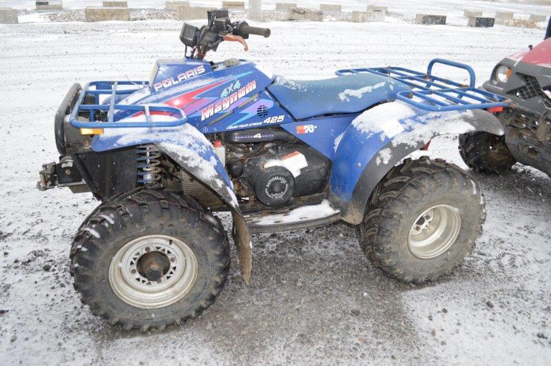 Polaris 425 Magnum 4-wheeler w/ 2500 miles (no reg)(exra parts in office)