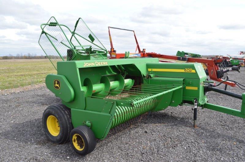 JD 328 square baler w/ JD 42 kicker, string tie, 5'4" pickup head, hyd bale tension