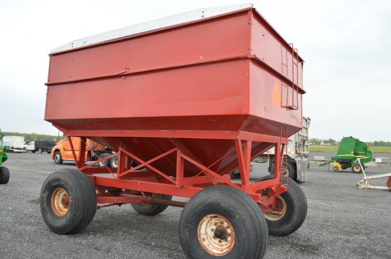 Killbros 350 bu. gravity wagon w/ Knowles heavy gear