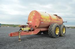 Nuhn Magnum 5000 gallon manure tanker w/ 30.5L-32 tires, serial# 01145