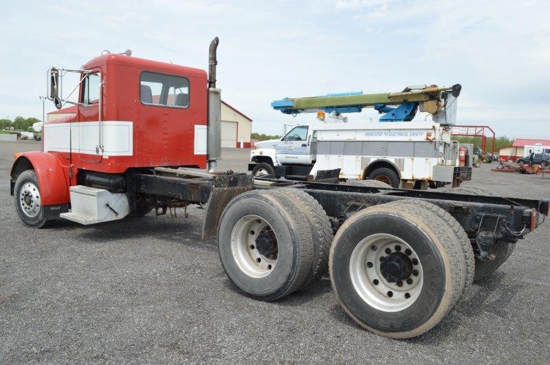 '91 Peterbuilt 379 cab & chassis, 6 cylinder diesel (title) VIN# 1XP5DE9X9MN304460