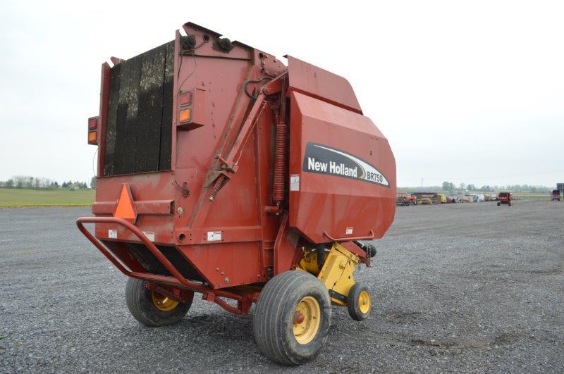 NH BR 750 round baler w/ string tie, 6' pickup width, 540 PTO, 4x6' bales, new belts, serial# 47359