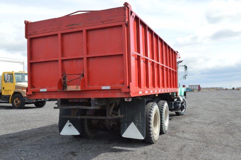 '79 International F model 10 wheeler w/ 20' 600 bushel grain dump body, tandem axle, IH 466 diesel m