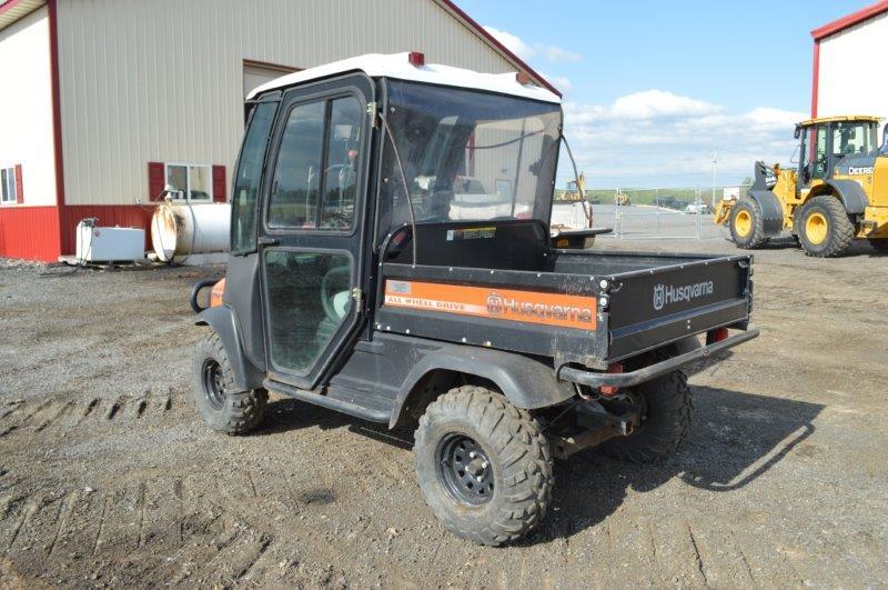 Husquvarna HUV 4421D w/ 630 hrs, AWD, winch, power dump, diesel, hitch, cab, heat